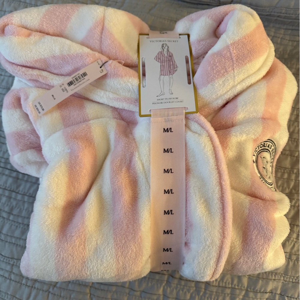 Victoria's Secret Pink and Cream Plush Robe